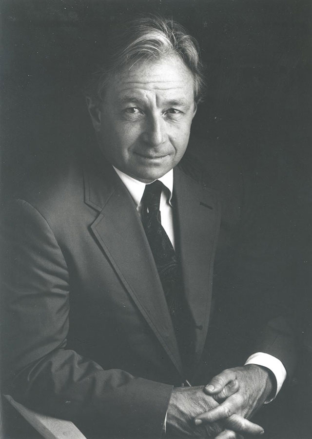 Black & White image of Dick DeGuerin